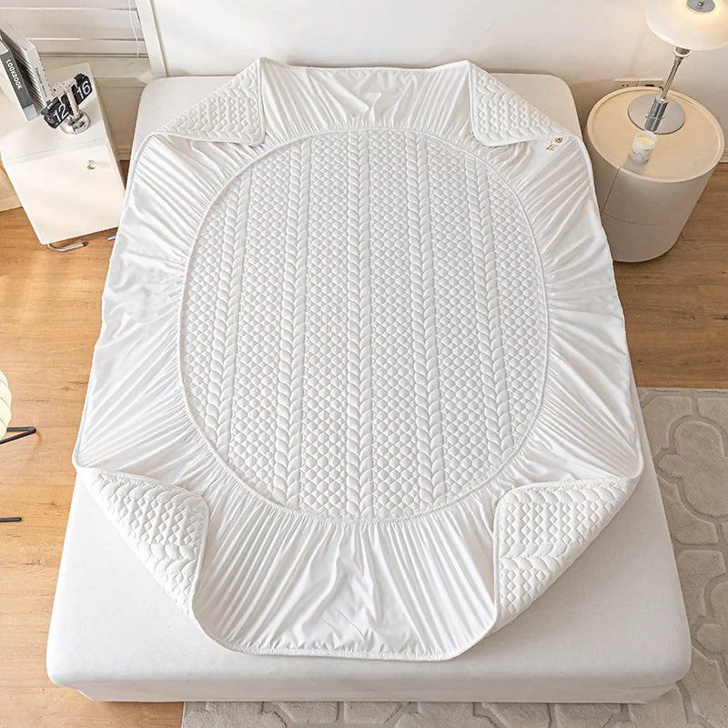 Protège matelas blanc élastique déplié