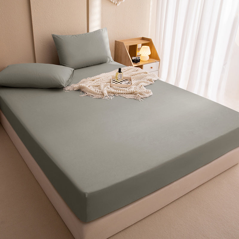 protège matelas douceur essentiel gris minéral sur lit double