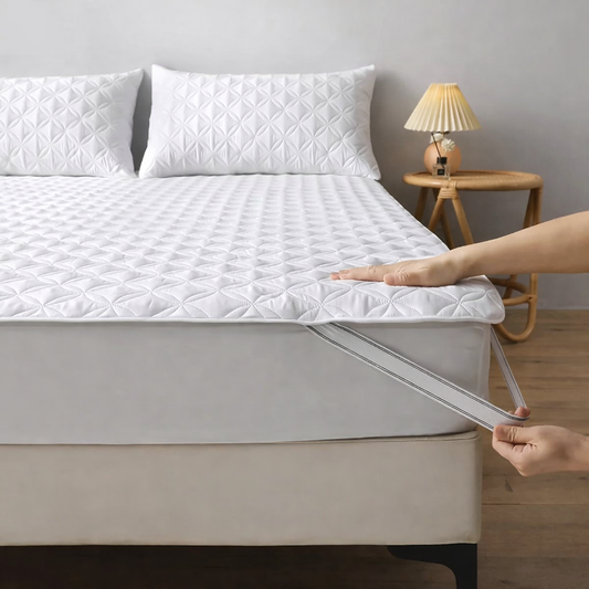 protège matelas douceur florale blanc bande élastique maintenu sur coin