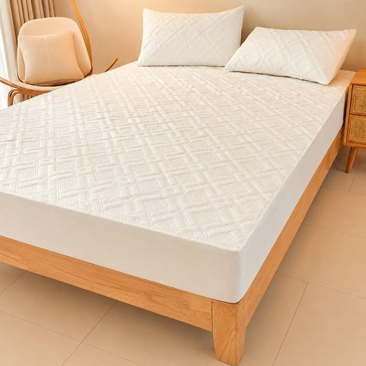 protège matelas douceur matelassée blanc cassé ajusté sur lit
