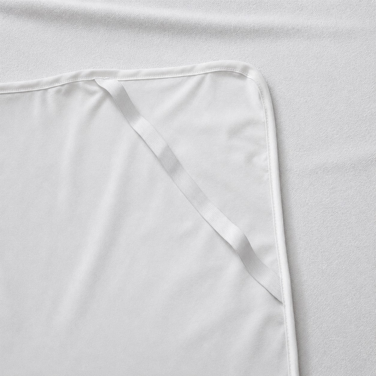 protège matelas imperméable confort respirant blanc pur bandes élastiques extensibles